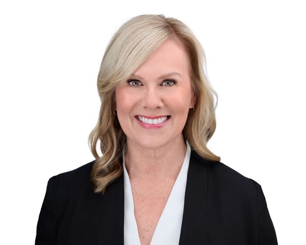 Coralee Burrows, Real Estate Consultant